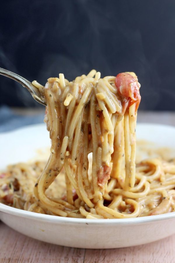 Vegan Cheesy Tomato Pasta Bowl - Kitchen Gone Rogue