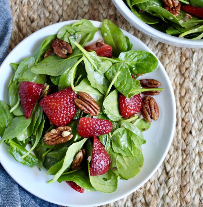 Easy Spinach Pecan Strawberry Salad - Kitchen Gone Rogue