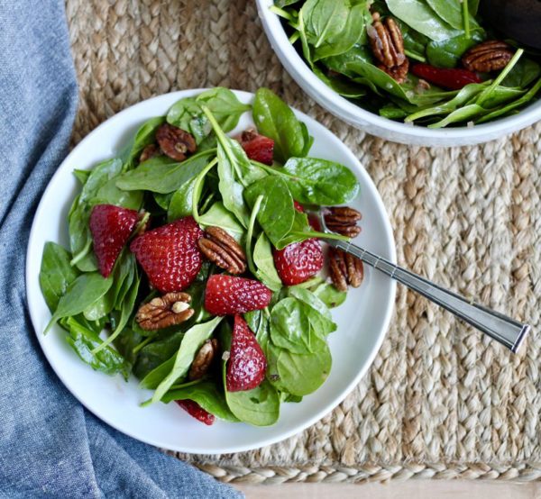 Easy Spinach Pecan Strawberry Salad - Kitchen Gone Rogue